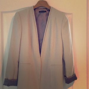 Elie Tahari gray blazer single hook closure
